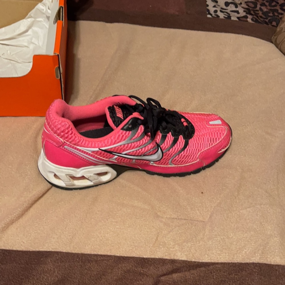 Shoes - Picture 4 of 4